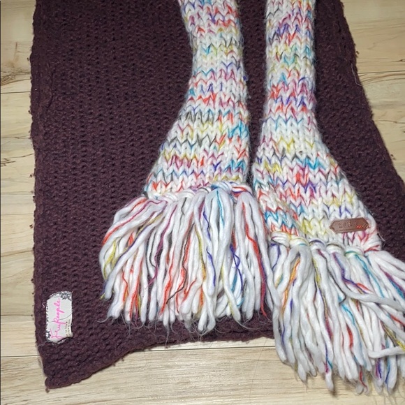 Free People/Roxy Scarf Bundle - Picture 9 of 10